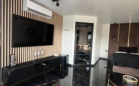 Apollo - domki, apartamenty i pokoje z klimatyzacją